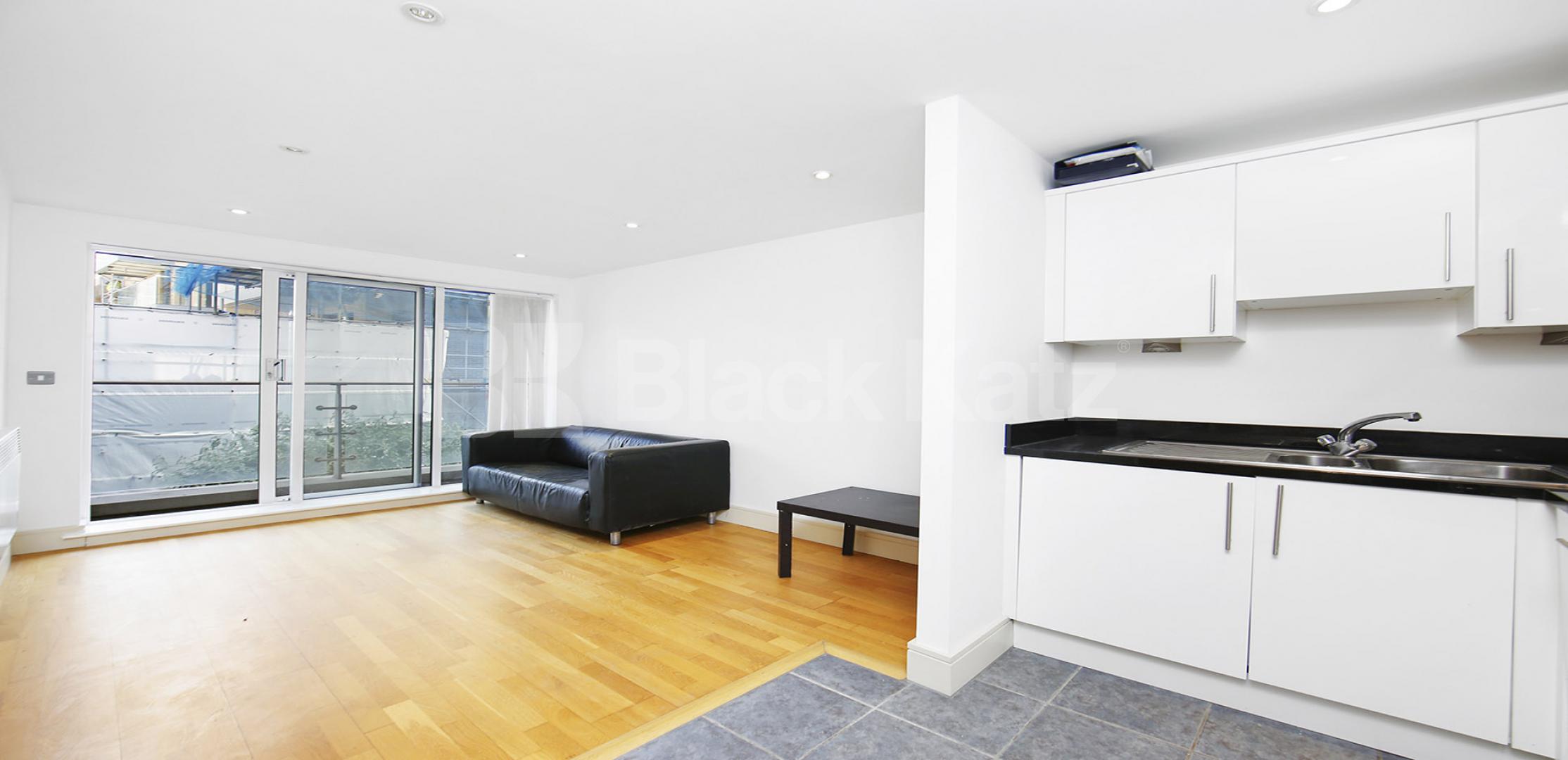 			LET , 1 Bedroom, 1 bath, 1 reception Apartment			 Long Lane, London Bridge